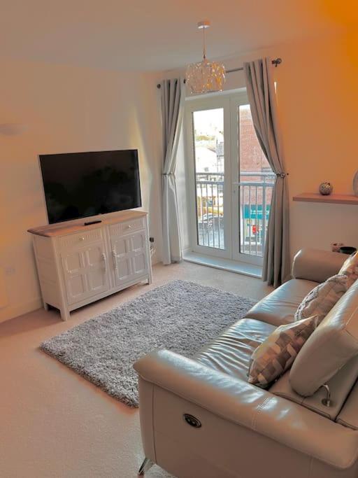 City Centre Apartment. เร็กซ์แฮม ภายนอก รูปภาพ